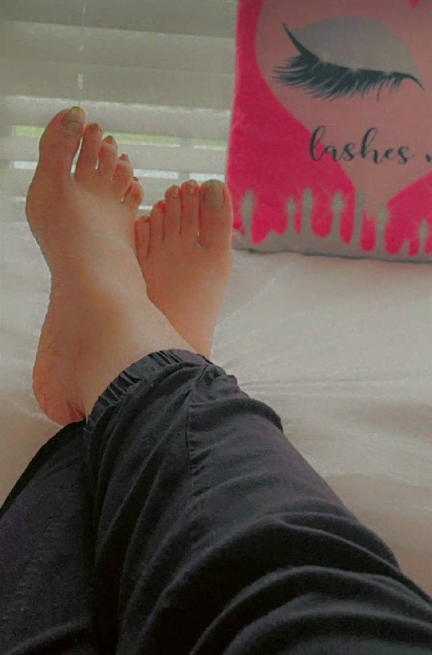 Dolisha Feet